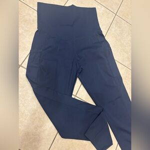 Quince Ultra Form Maternity Pocket leggings